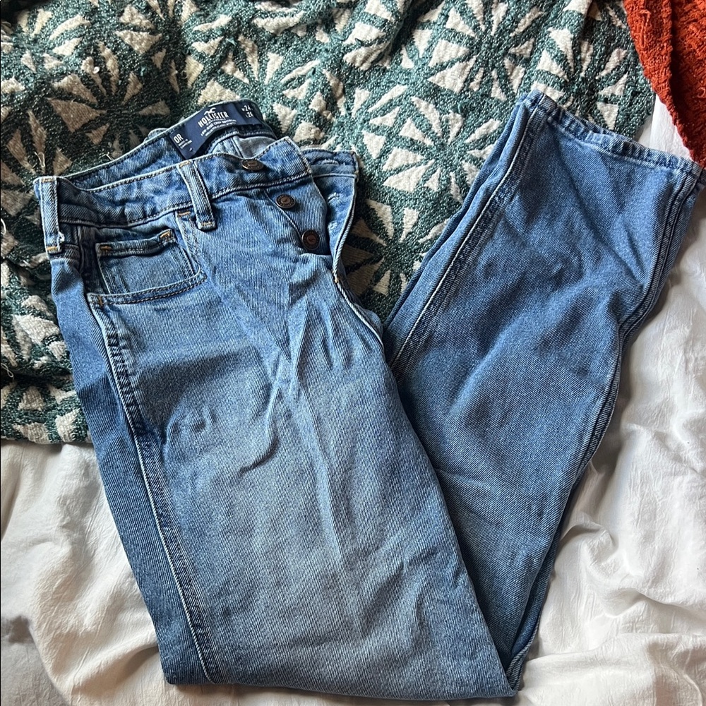 Hollister low rise crop boyfriend jeans